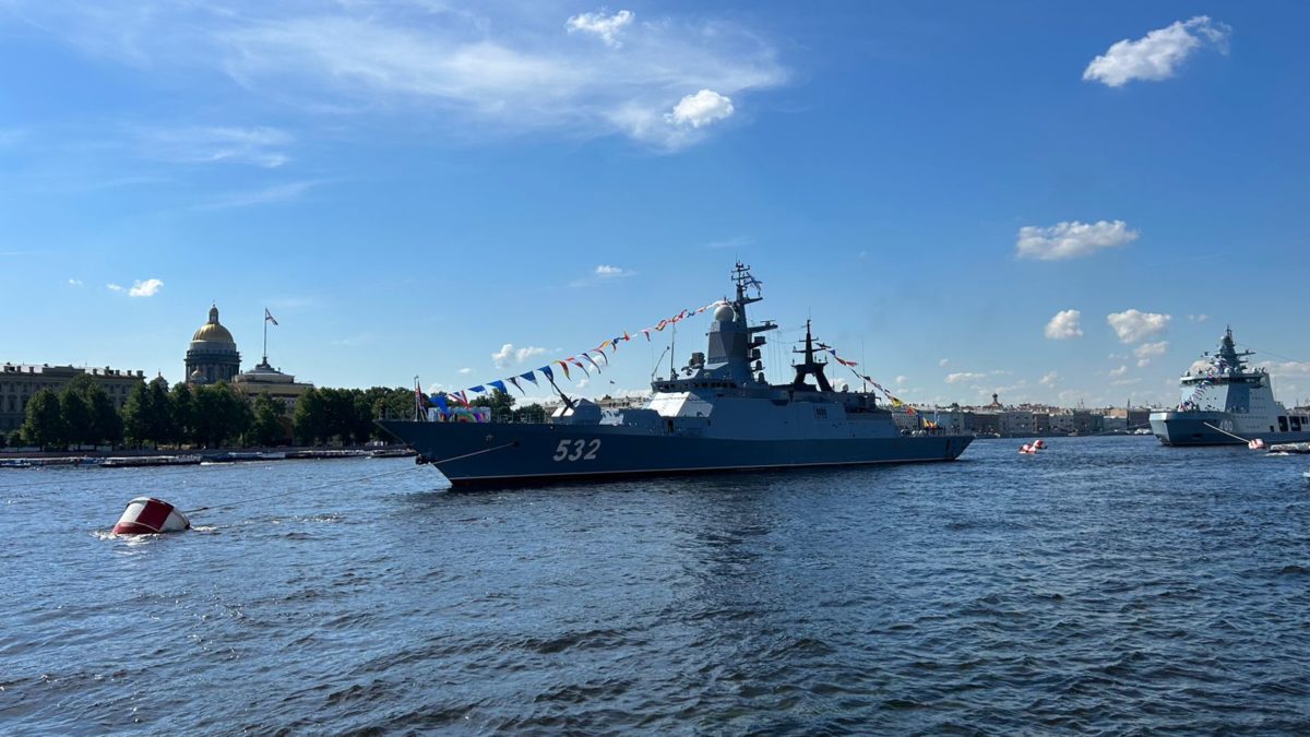 Компания «КСБ» поздравила всех военных моряков с праздником Военно-Морского флота России!